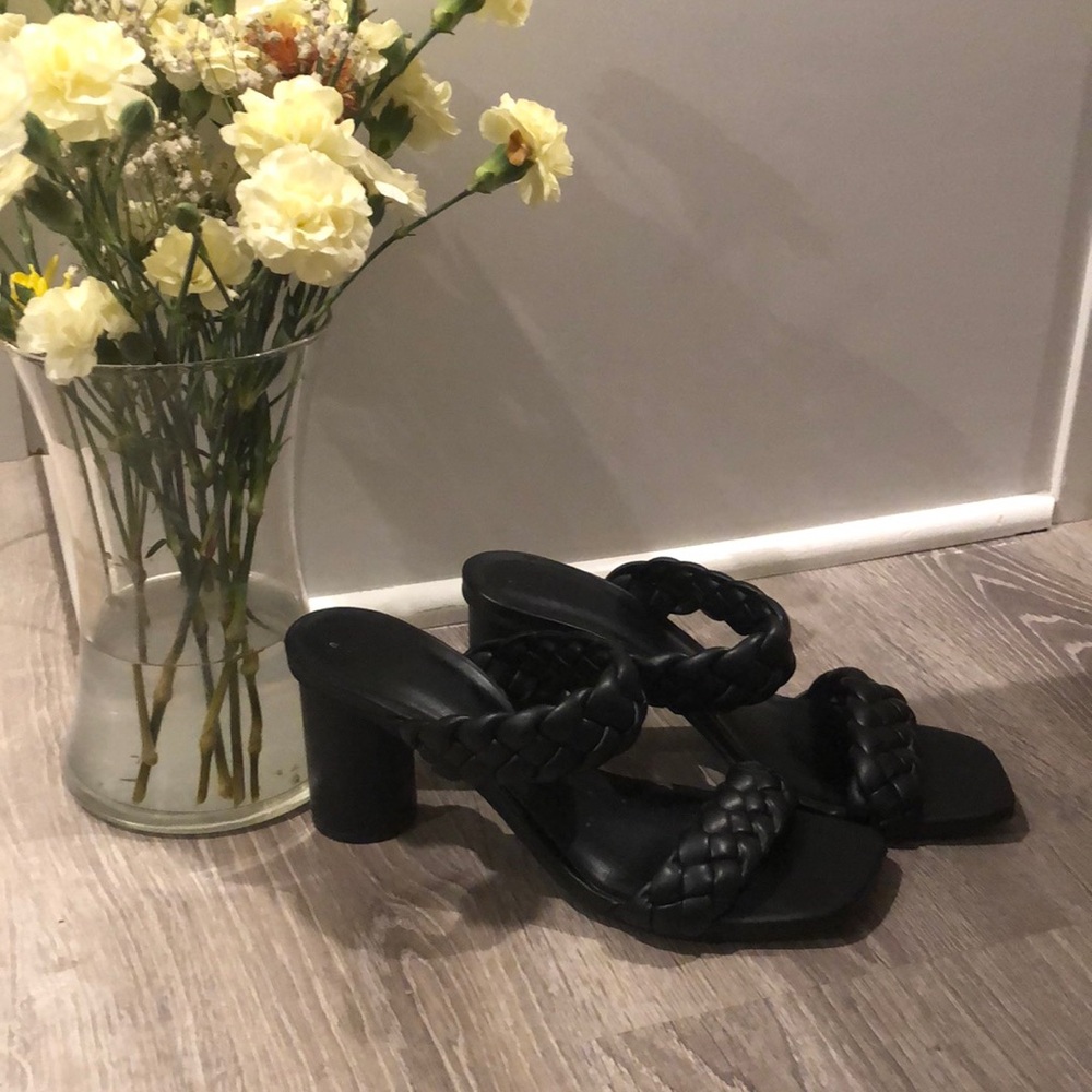 Black strappy heels sandals from Target size 9 open toe 3 inches